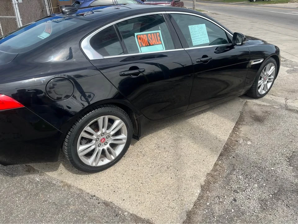2019 Jaguar XE - Image 3 of 4
