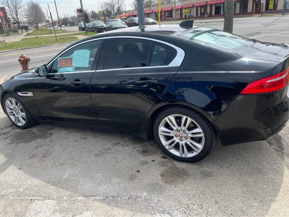 2019 Jaguar XE - Image 2 of 4