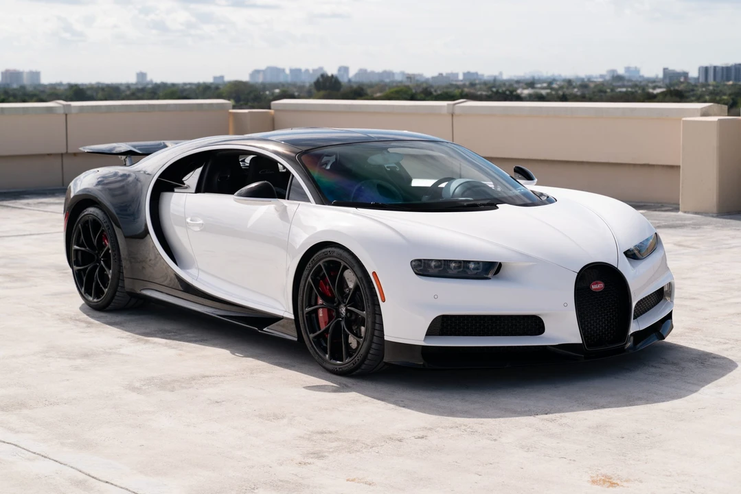 2019 Bugatti Chiron - Image 16 of 31