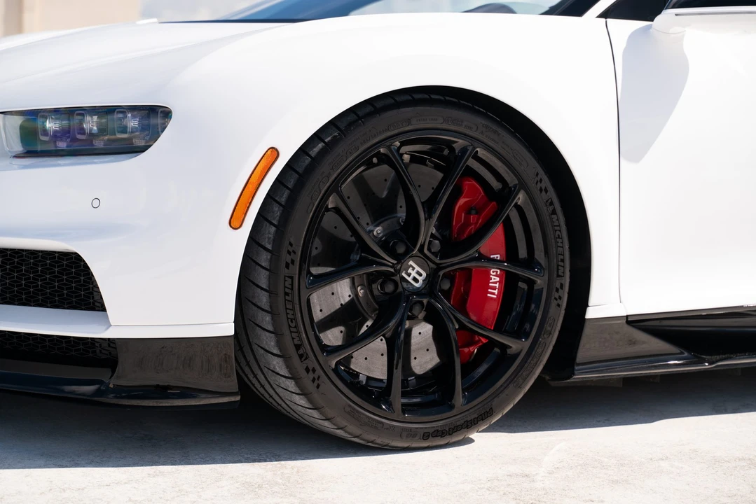 2019 Bugatti Chiron - Image 30 of 31