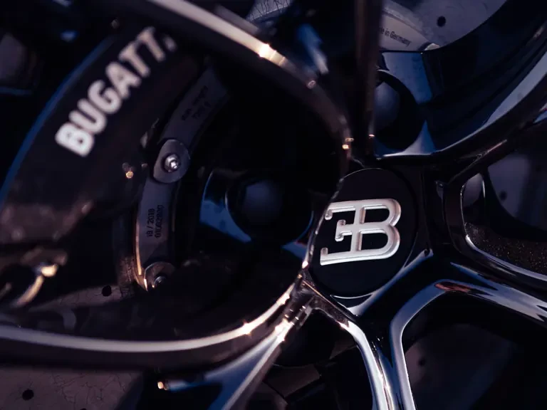 2019 Bugatti Chiron - Image 15 of 31