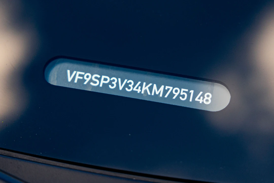 2019 Bugatti Chiron - Image 26 of 31