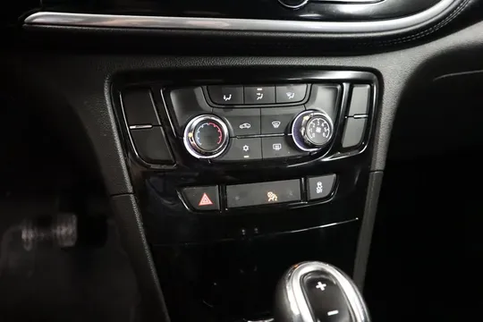 2019 Buick Encore - Image 4 of 20