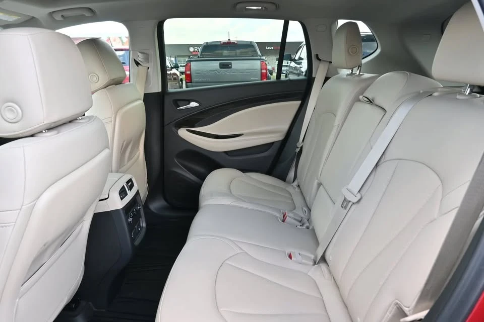 2019 Buick Envision - Image 5 of 10