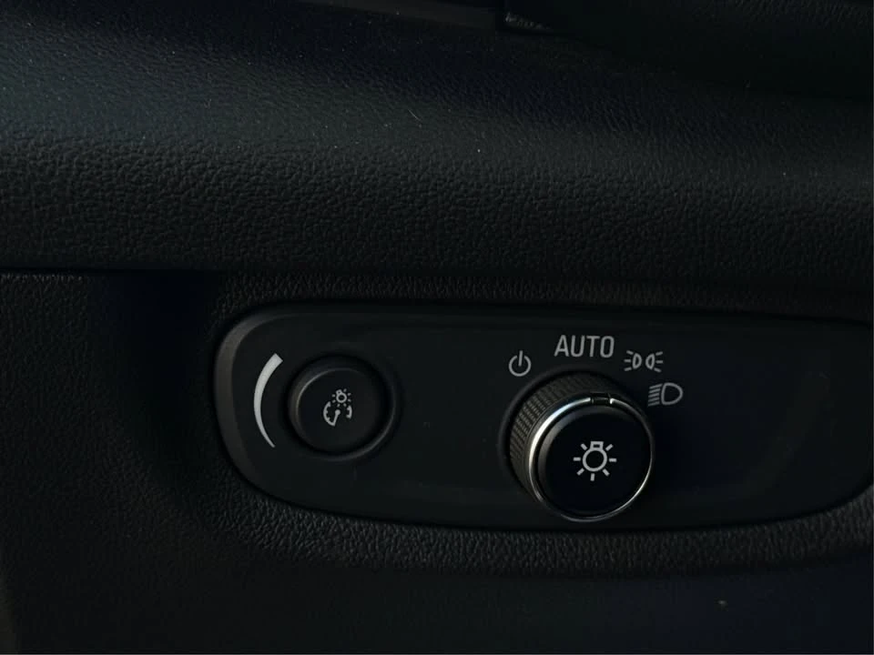 2019 Buick Regal - Image 17 of 20