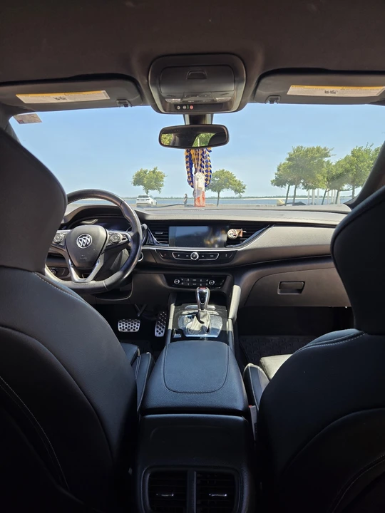 2019 Buick Regal - Image 16 of 27