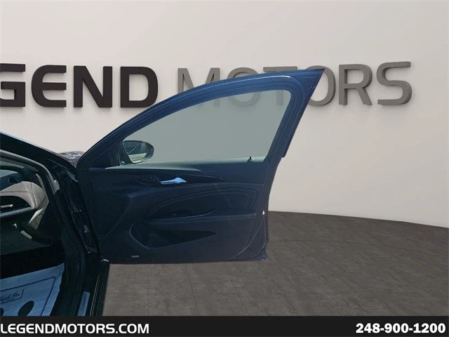 2019 Buick Regal - Image 15 of 21