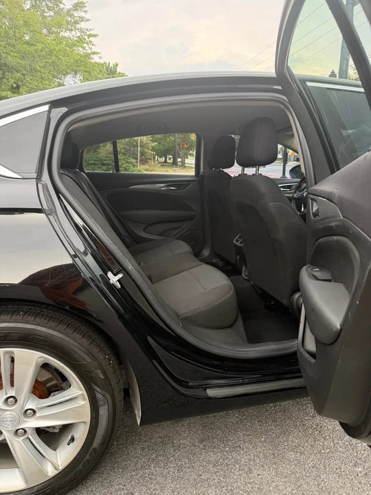 2019 Buick Regal - Image 12 of 18