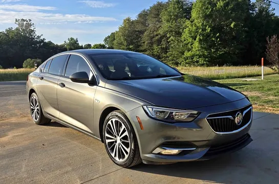 2019 Buick Regal Regal Sportback Essence