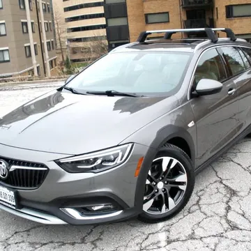 2019 Buick Regal TourX Essence