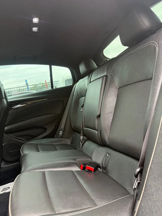 2019 Buick Regal - Image 7 of 10
