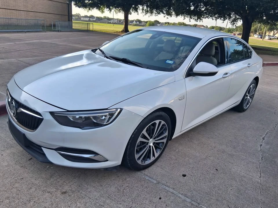 2019 Buick Regal - Image 2 of 20