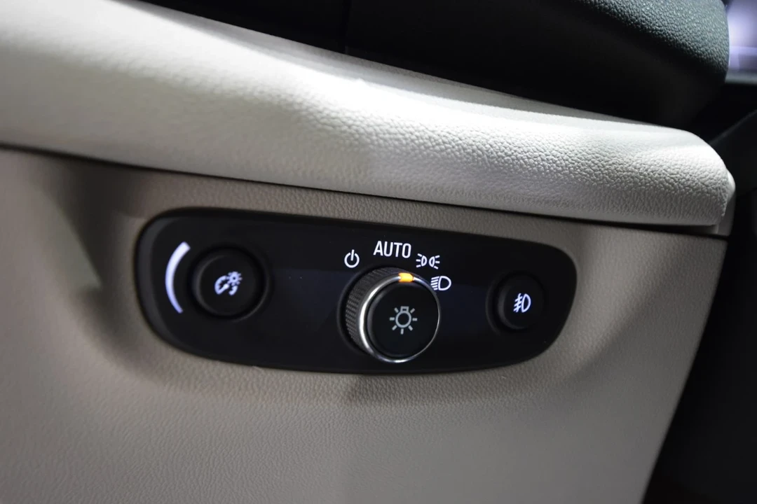 2019 Buick Regal - Image 13 of 21
