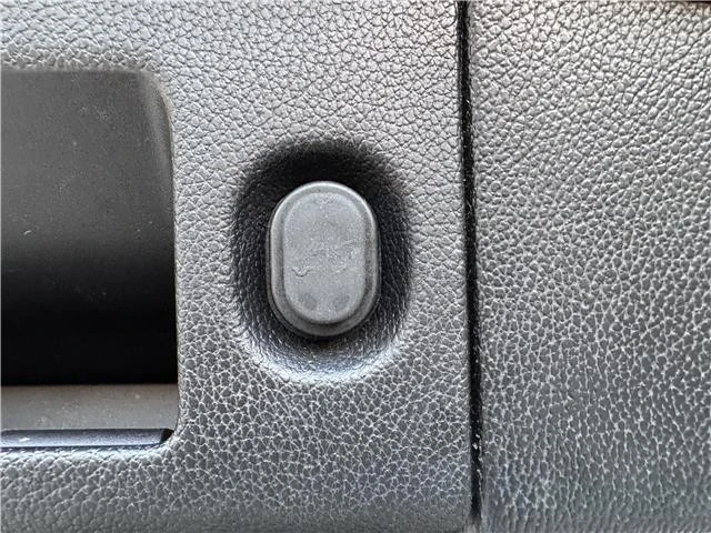 2019 Cadillac Escalade 4th Gen - Image 16 of 21