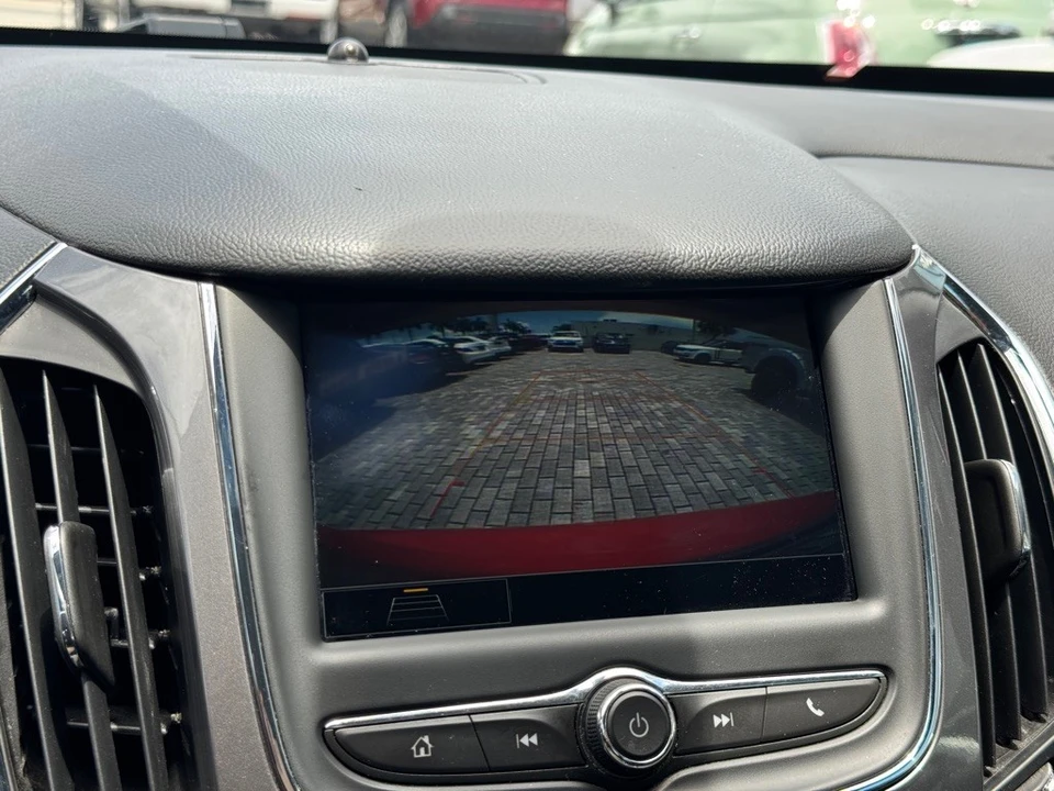 2019 Chevrolet Cruze - Image 17 of 21