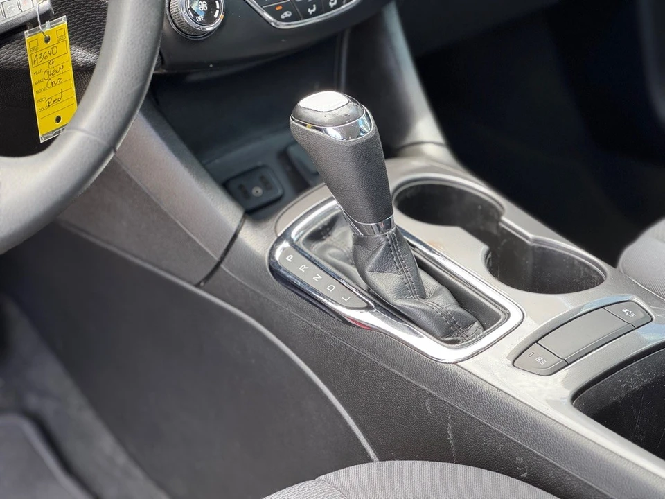2019 Chevrolet Cruze - Image 18 of 21