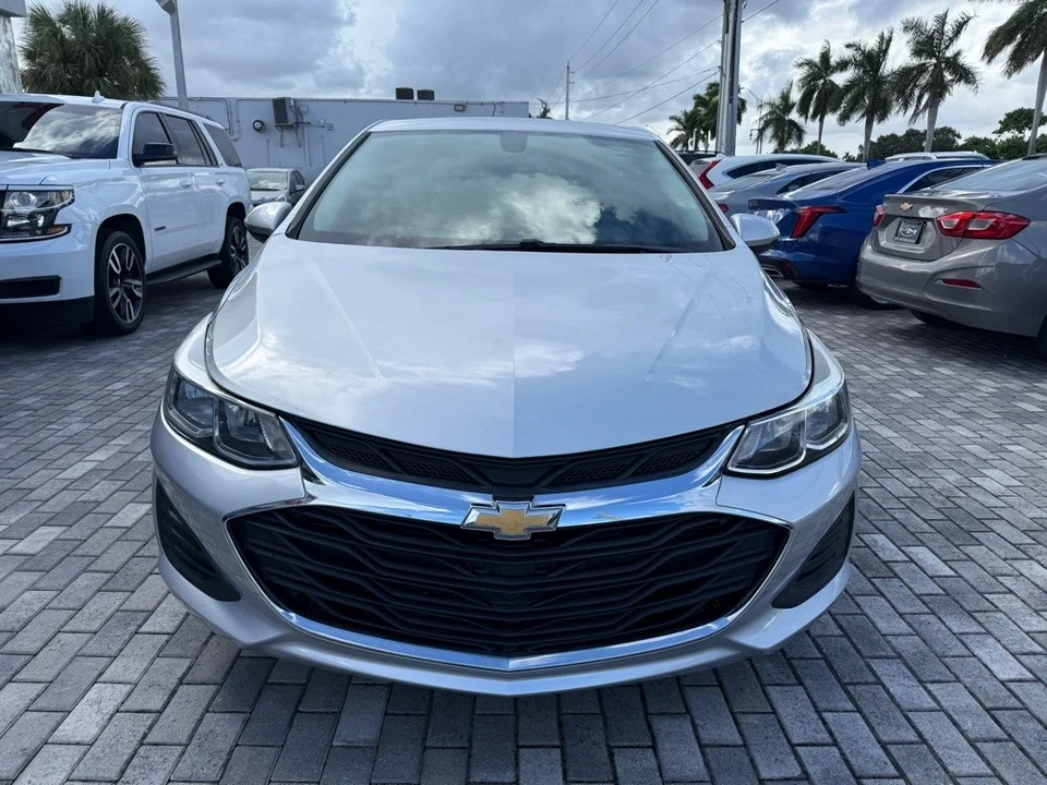 2019 Chevrolet Cruze - Image 2 of 21
