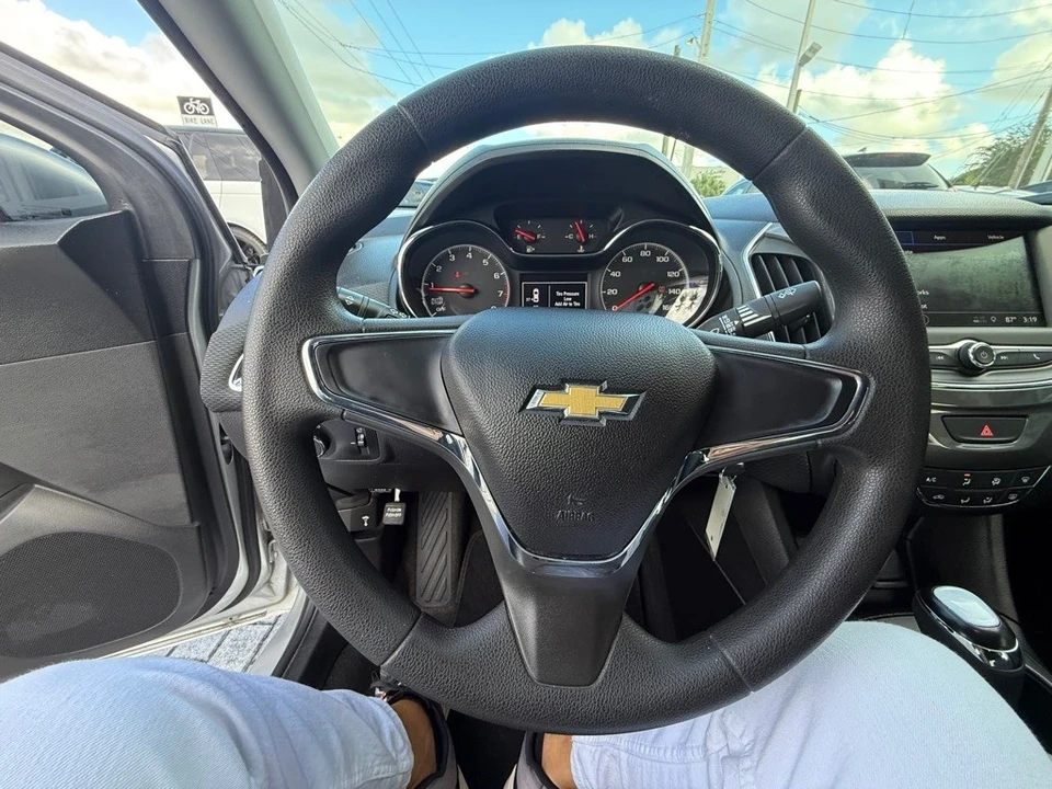 2019 Chevrolet Cruze - Image 10 of 21