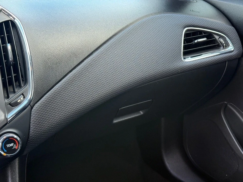 2019 Chevrolet Cruze - Image 19 of 21