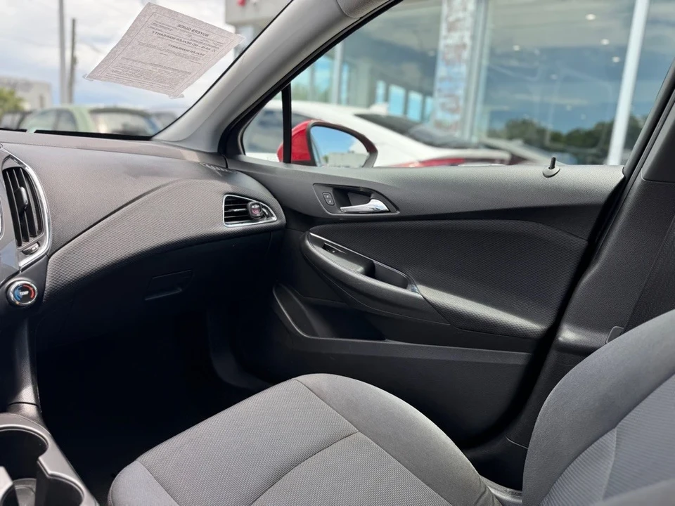 2019 Chevrolet Cruze - Image 19 of 21