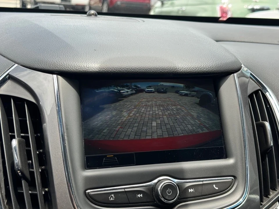 2019 Chevrolet Cruze - Image 17 of 21