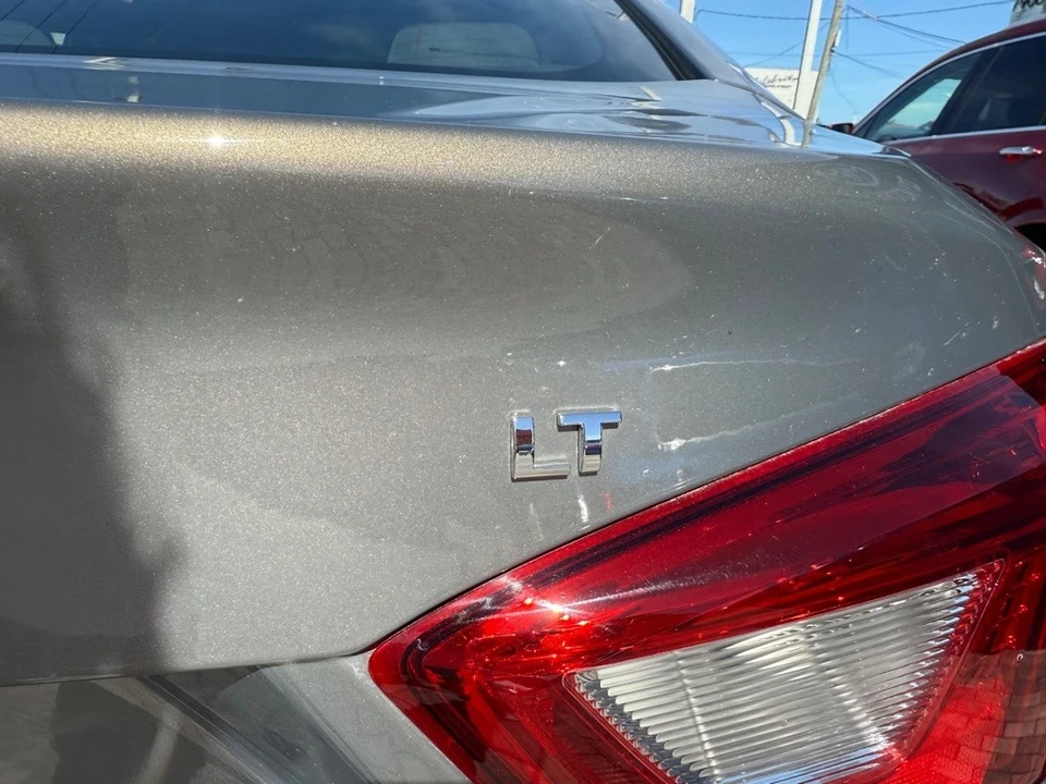 2019 Chevrolet Cruze - Image 8 of 21