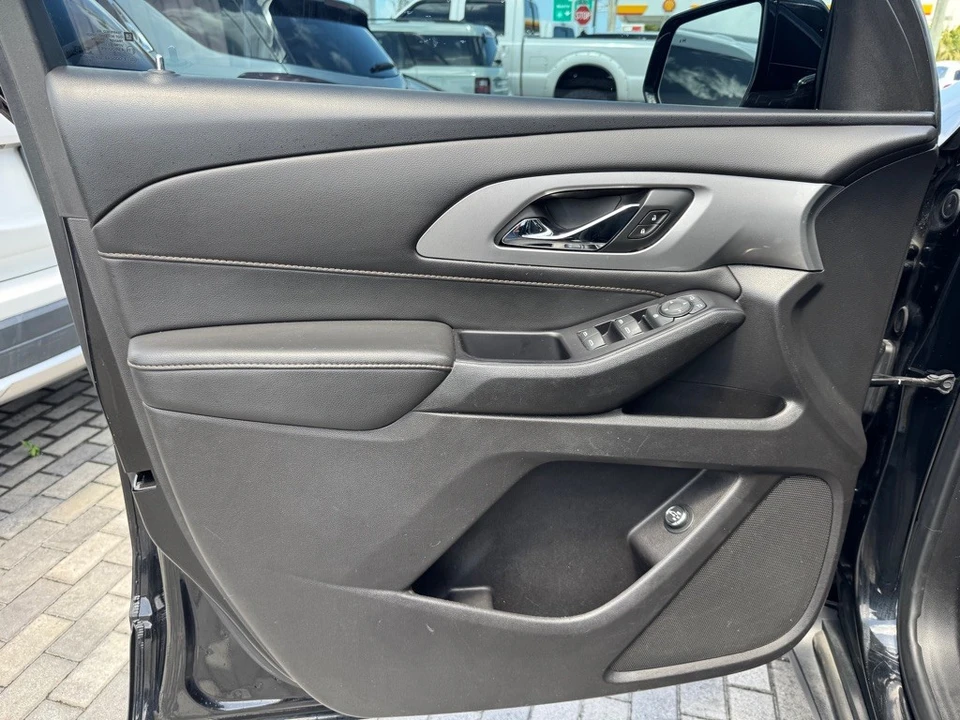 2019 Chevrolet Traverse - Image 12 of 21