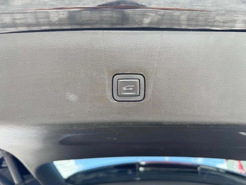 2019 Chevrolet Traverse - Image 10 of 21