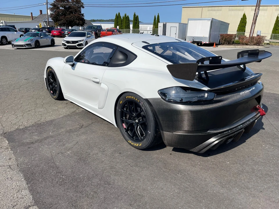 2019 Porsche 718 Cayman GT4 - Image 2 of 13