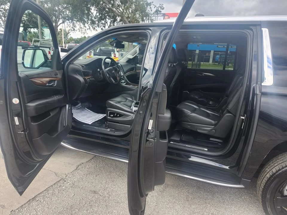 2019 Cadillac Escalade 4th Gen - Image 14 of 18