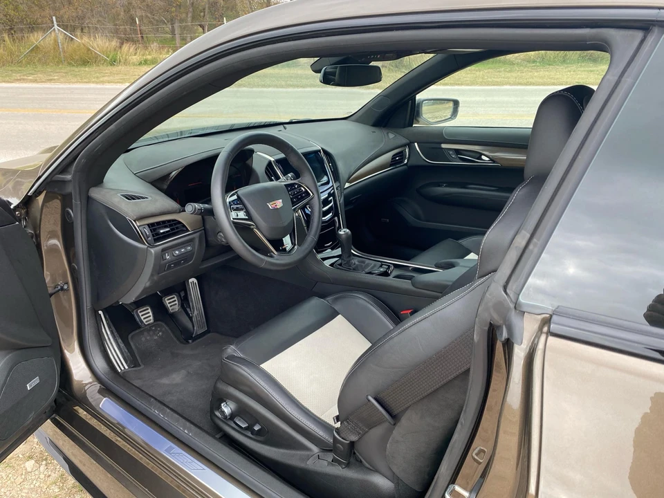 2019 Cadillac ATS-V - Image 27 of 31
