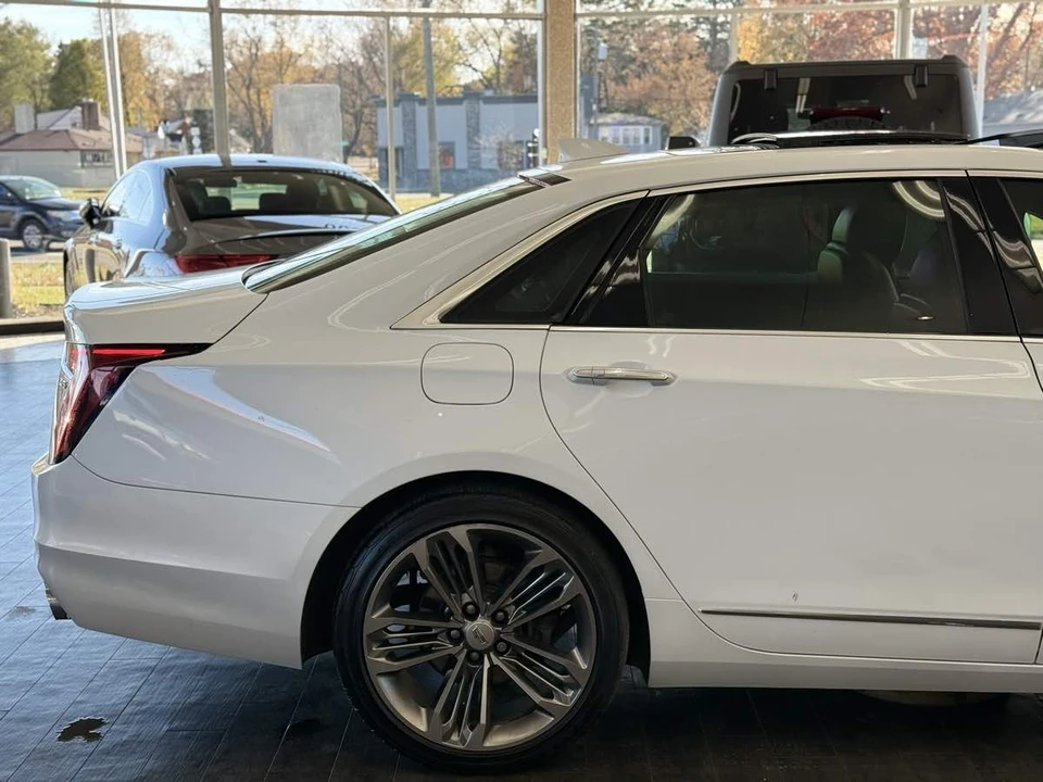 2019 Cadillac CT6 - Image 15 of 21
