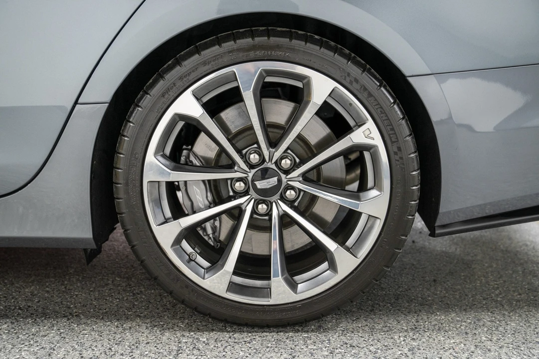 2019 Cadillac CTS-V 3rd Gen - Image 10 of 21