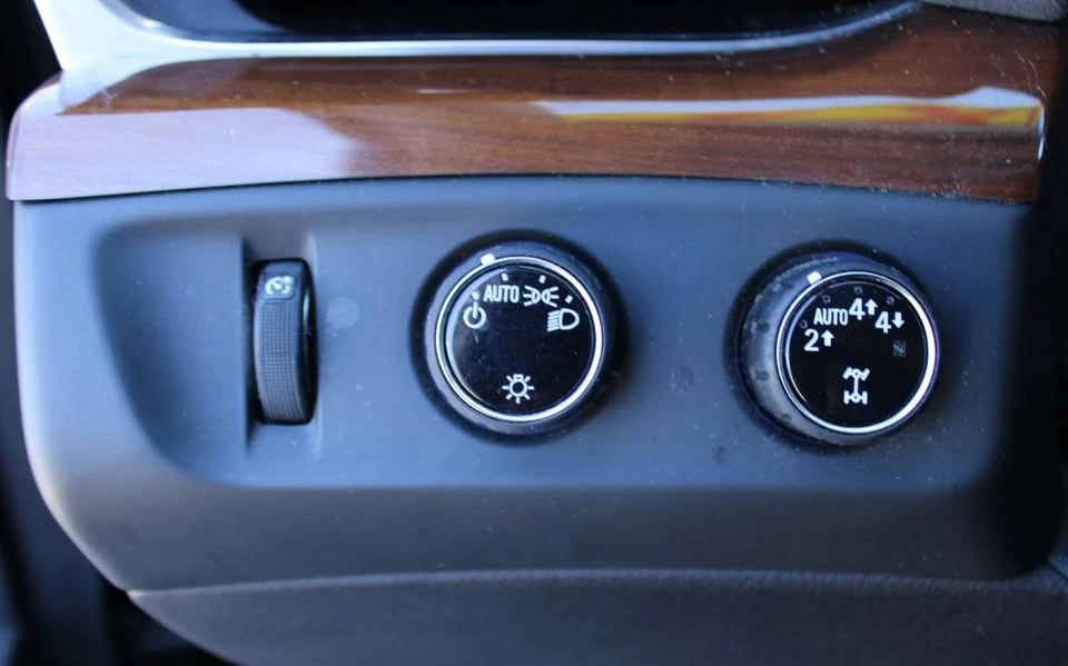 2019 Cadillac Escalade 4th Gen - Image 16 of 17