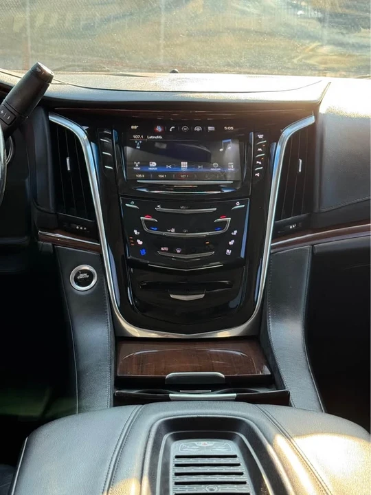 2019 Cadillac Escalade 4th Gen - Image 10 of 14