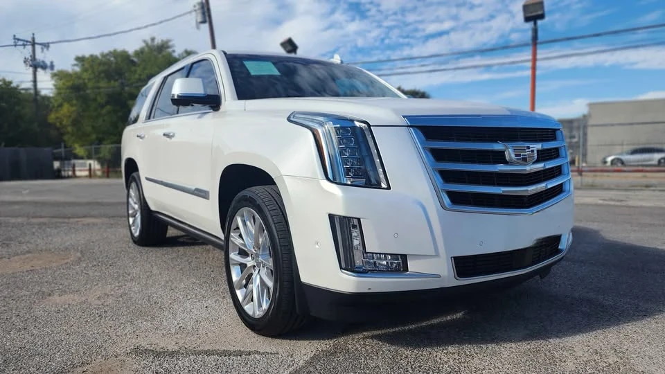 2019 Cadillac Escalade 4th Gen - Image 5 of 9