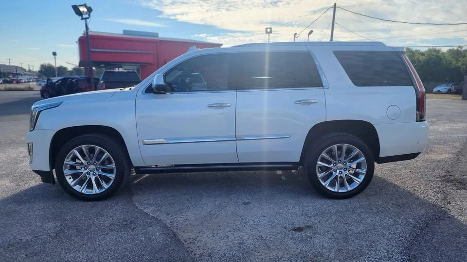 2019 Cadillac Escalade 4th Gen - Image 4 of 9
