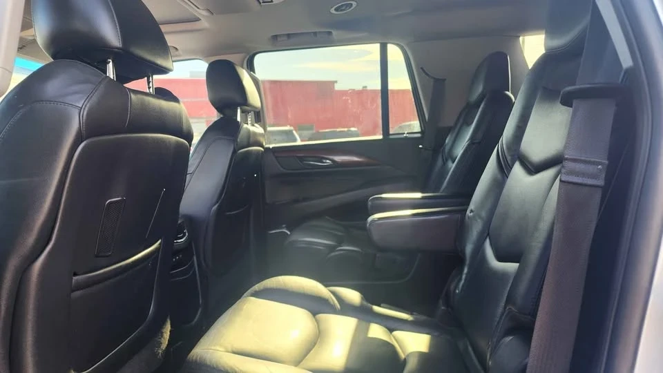 2019 Cadillac Escalade 4th Gen - Image 8 of 9