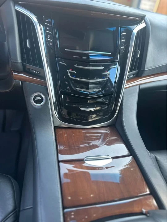 2019 Cadillac Escalade 4th Gen - Image 14 of 18