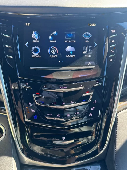 2019 Cadillac Escalade 4th Gen - Image 18 of 19