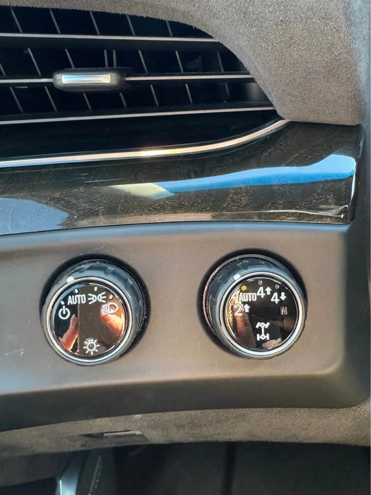 2019 Cadillac Escalade 4th Gen - Image 17 of 19