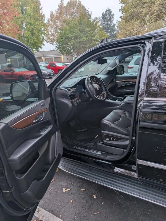 2019 Cadillac Escalade 4th Gen - Image 14 of 18