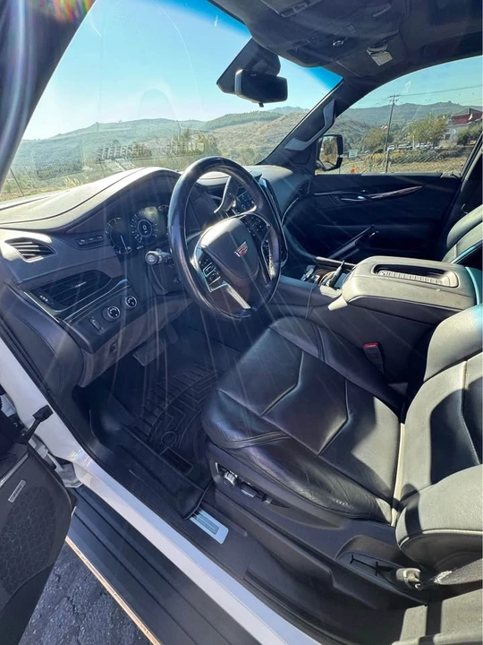 2019 Cadillac Escalade 4th Gen - Image 8 of 19