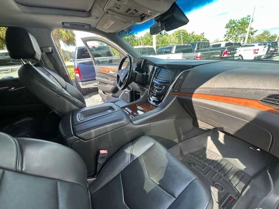2019 Cadillac Escalade 4th Gen - Image 2 of 5