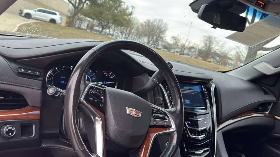 2019 Cadillac Escalade 4th Gen - Image 11 of 13