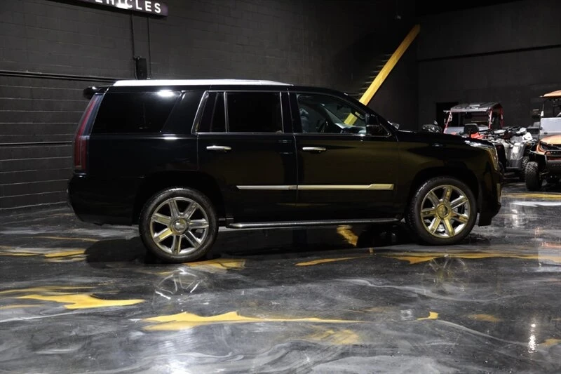 2019 Cadillac Escalade 4th Gen - Image 3 of 10