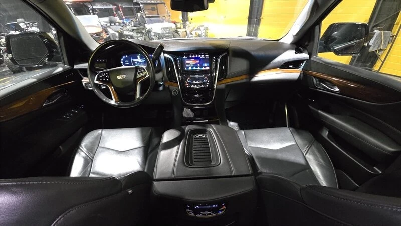2019 Cadillac Escalade 4th Gen - Image 8 of 10