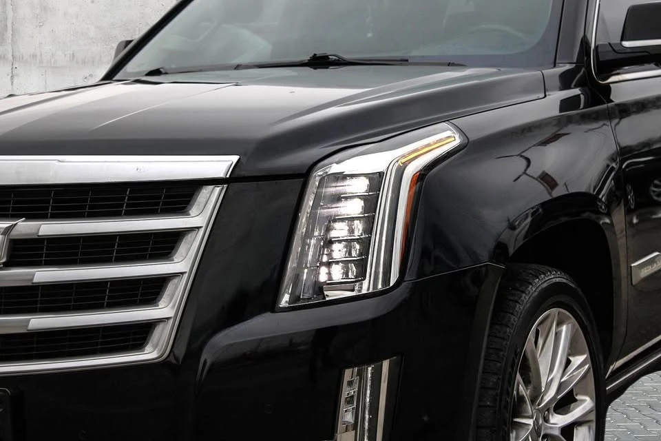 2019 Cadillac Escalade 4th Gen - Image 8 of 10