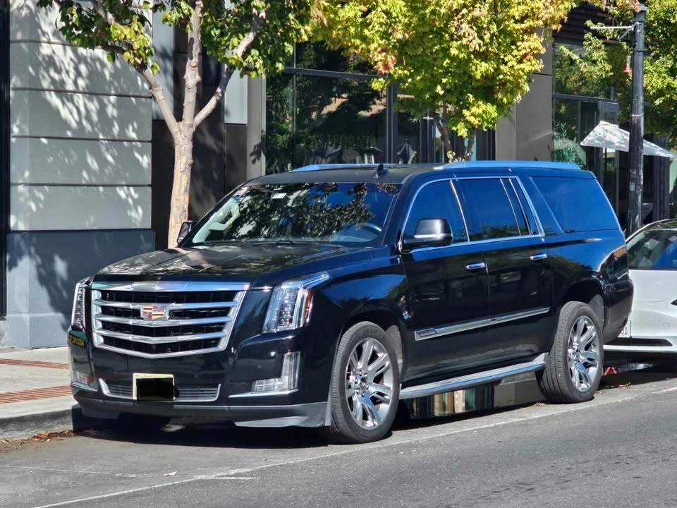 2019 Cadillac Escalade 4th Gen - Image 3 of 5