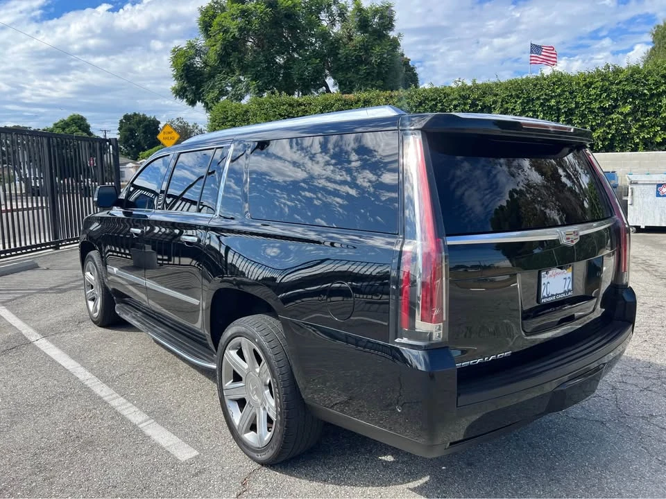 2019 Cadillac Escalade 4th Gen - Image 3 of 11